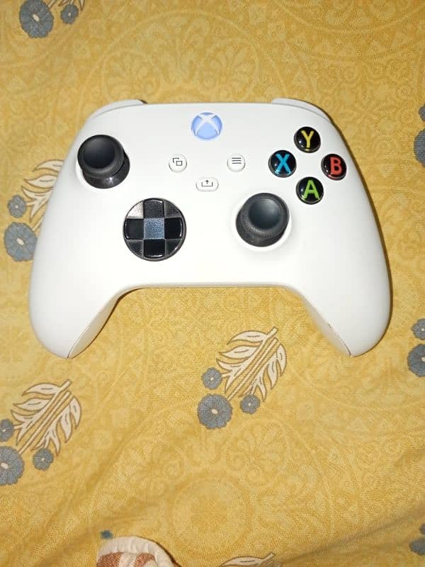 Xbox series s  + extra controller 6