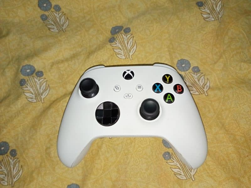 Xbox series s  + extra controller 7