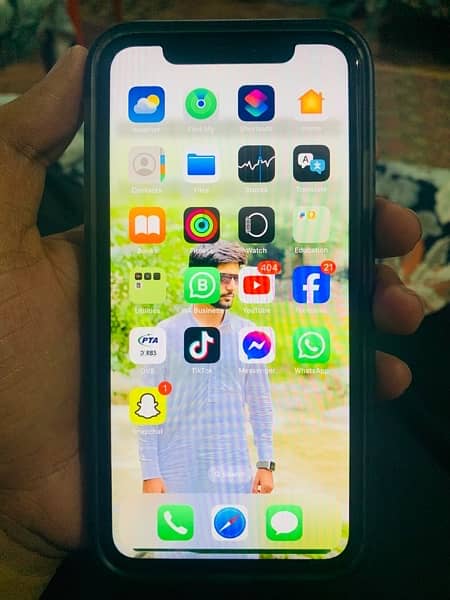 iphone Xr 64gb jv black colour condition 9/10 1