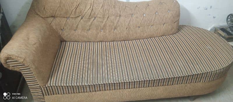 3 seater bigg size dewaan urgent sale 0