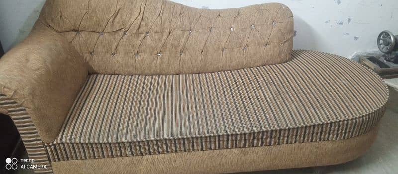 3 seater bigg size dewaan urgent sale 1