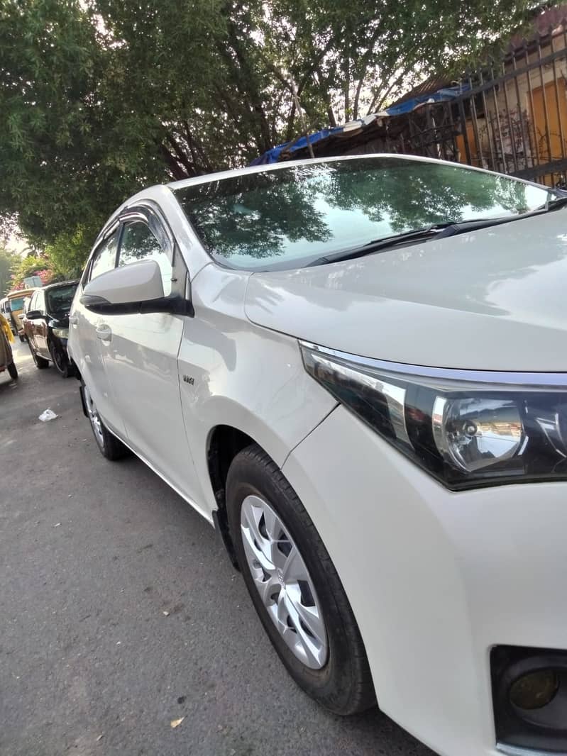 Toyota Corolla XLI 2015 Manual Transmission 4