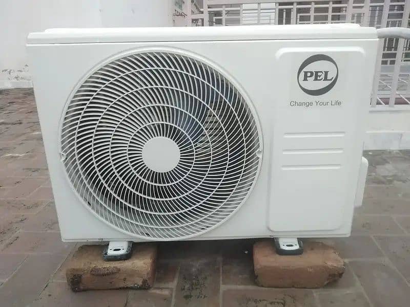 Pel DC 1.5 ton  inverter heat and cooling good condition 2