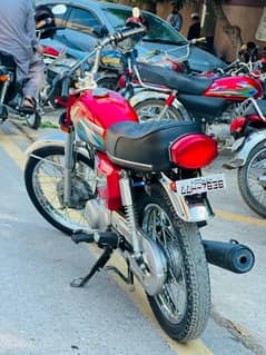 honda 125 red colour