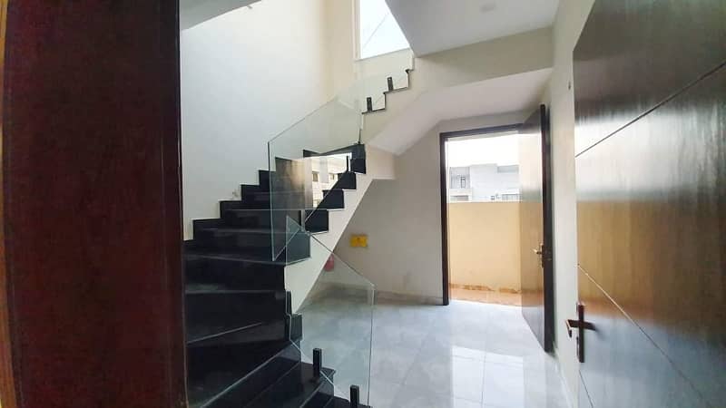 1 Kanal slightly used well maintained house for sale in dha phase 1 8