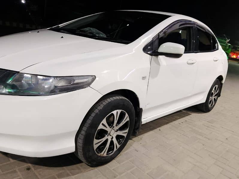 Honda City IDSI 2010 total genuine 5