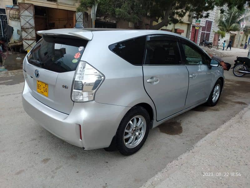 Toyota Prius Alpha 2012 reg 2015 4