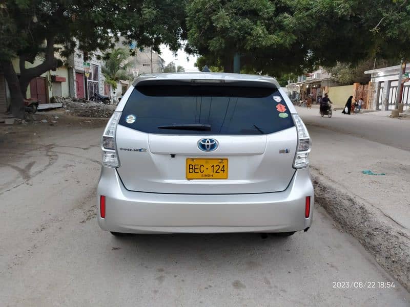 Toyota Prius Alpha 2012 reg 2015 5