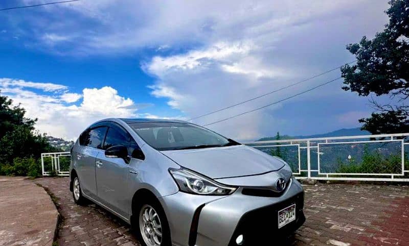 Toyota Prius Alpha 2012 reg 2015 6