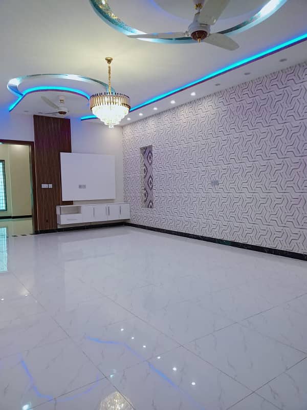 MODERN DESIGN 10 MARLA HOUSE FOR SALE IN GOOD LOCATION OF BAHRIA TOWN LAHORE 5