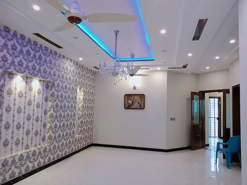 MODERN DESIGN 10 MARLA HOUSE FOR SALE IN GOOD LOCATION OF BAHRIA TOWN LAHORE 23