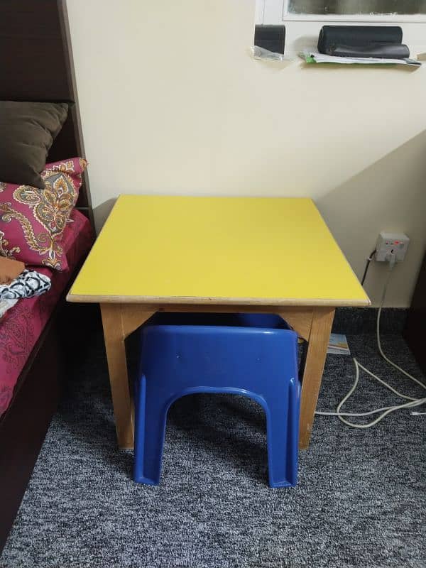 kids study table & 3 chairs!! 2