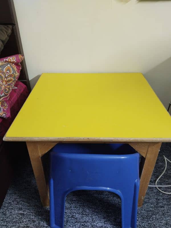 kids study table & 3 chairs!! 5