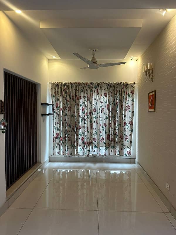 1 Kanal Beautiful House For Rent Near Park 3