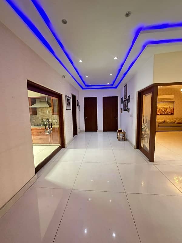 1 Kanal Beautiful House For Rent Near Park 4