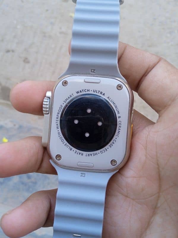 smart watch 10 by 10 condition 1