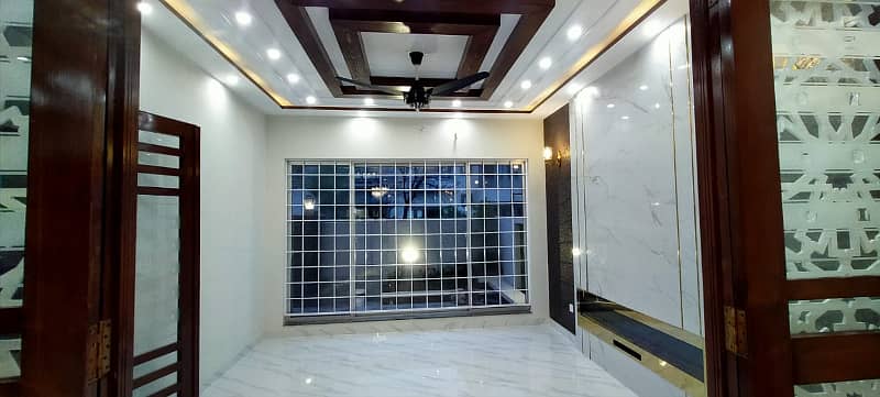 10 MARLA LUXURY BRAND NEW HOUSE NEAR PARK MASJID FOR SALE IN BAHRIA TOWN LAHORE 40