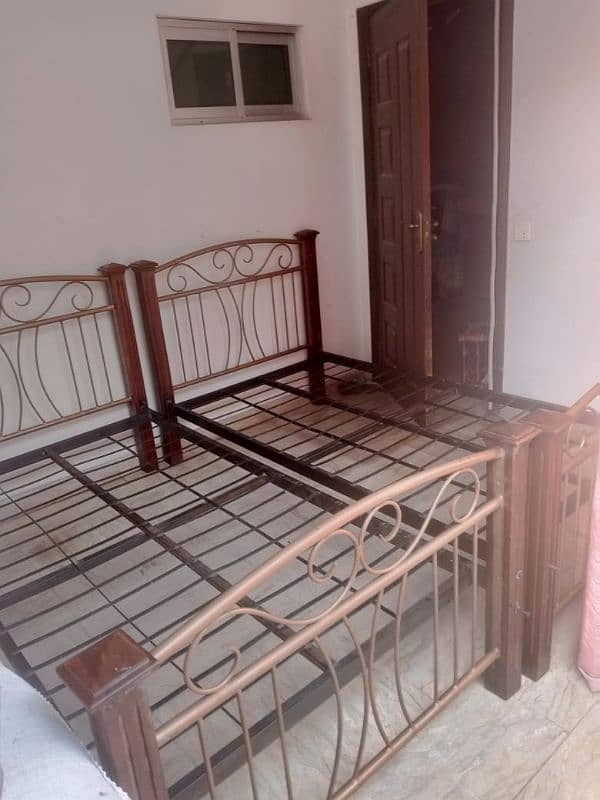 Used Solid Beds for Sale in Lahore for Students, Singles and Kids 4