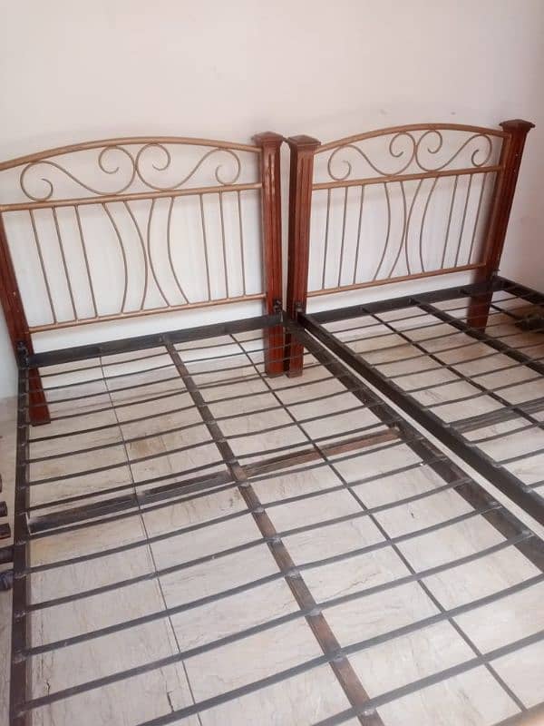 Used Solid Beds for Sale in Lahore for Students, Singles and Kids 5