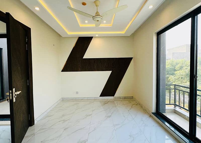 5 Marla Luxury House Available For RENT In DHA Phase 9 Town Lahore 8