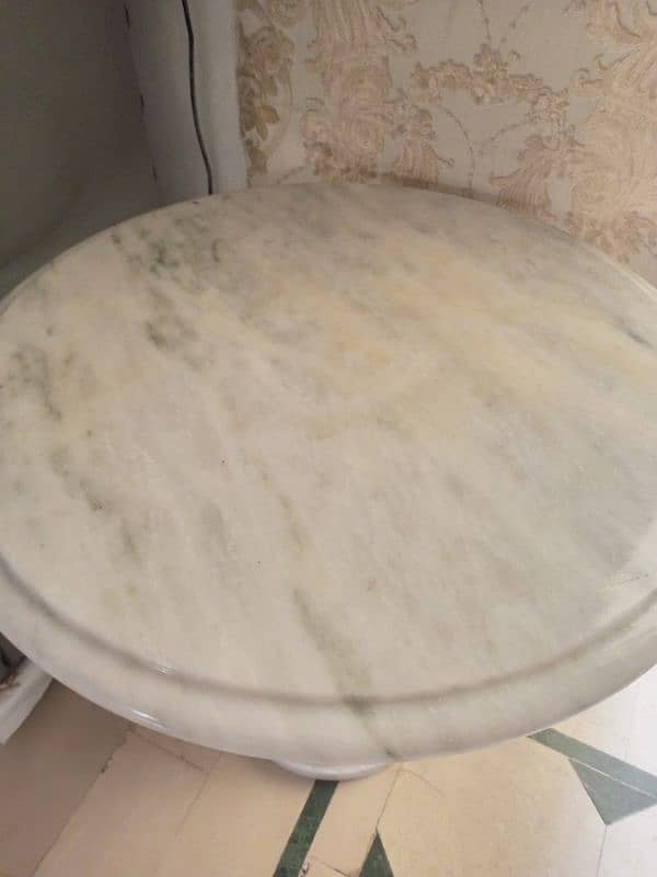 Marble table 6 month used new condition 0