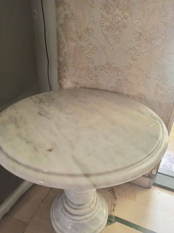 Marble table 6 month used new condition 1