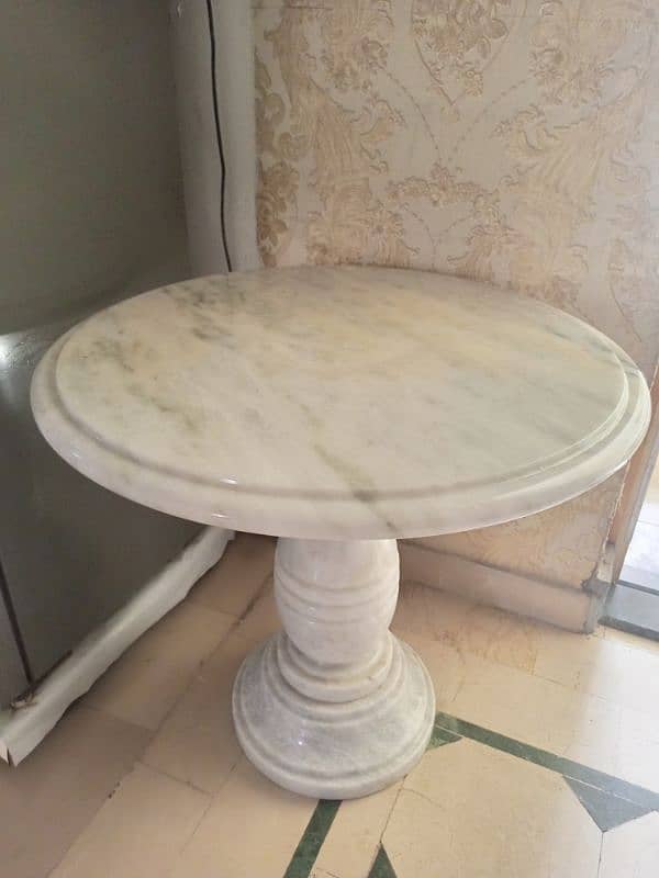 Marble table 6 month used new condition 2