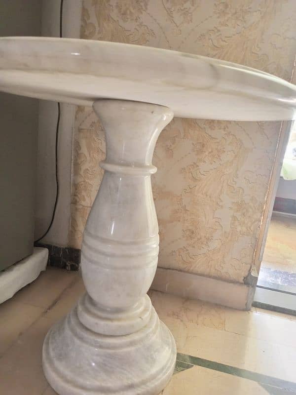 Marble table 6 month used new condition 3