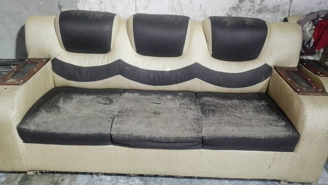 Sofa Set 3 Setter & 2 Seeter Used  Orignal poshish. 2