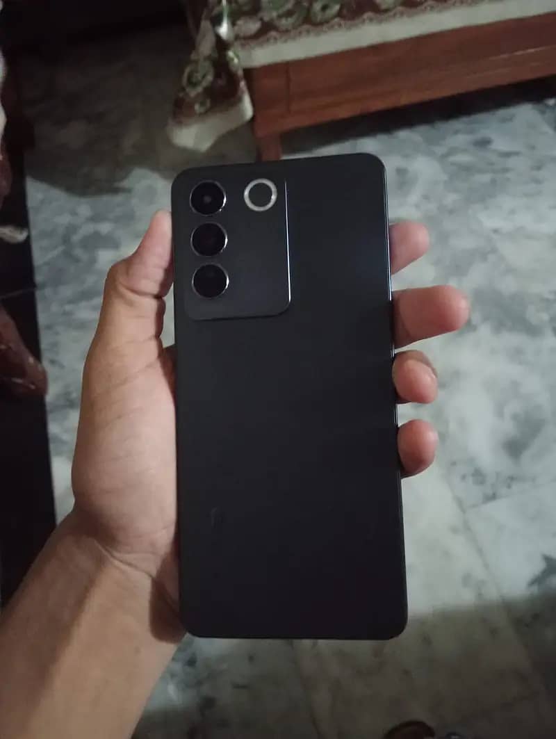 Vivo V27E 3