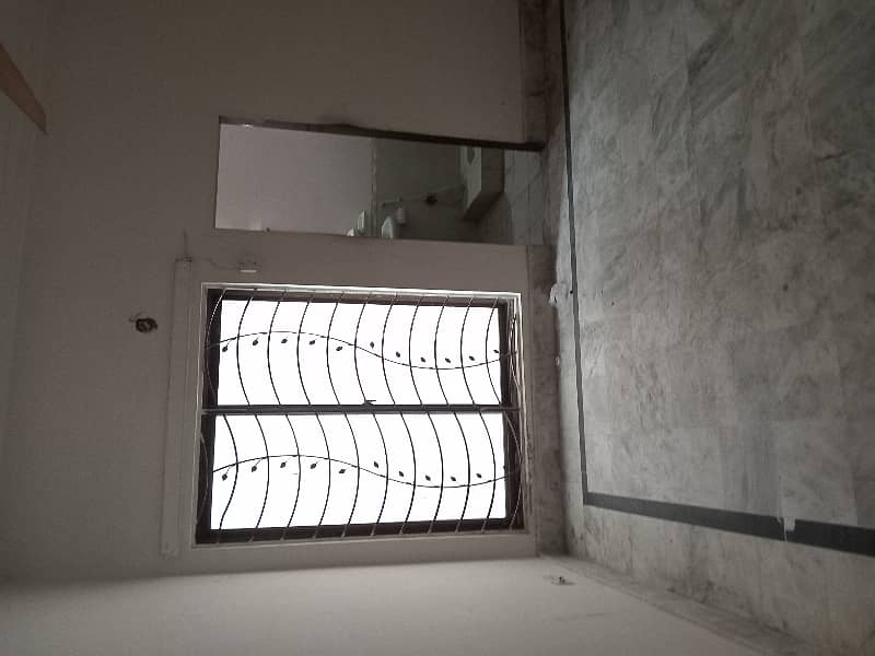 UPPER PORTION 10 MARLA FOR RENT IN ALLAMA IQBAL TOWN, RAVI BLOCK LAHORE 3