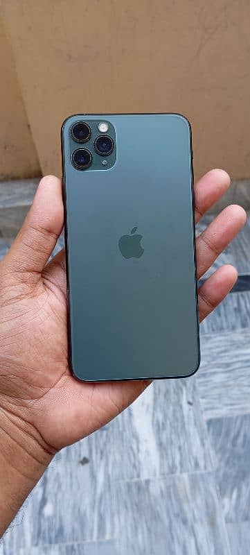 I Phone 11 Pro Max I Cloud Locked Mobile Display May Nishan B Hai! 1