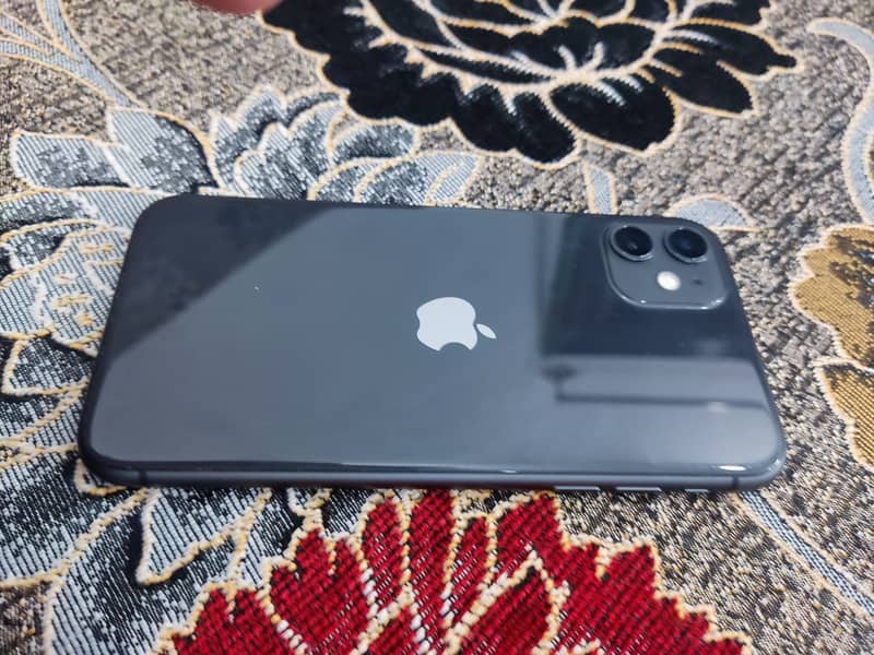 Iphone 11 128 gb  PTA approved 4