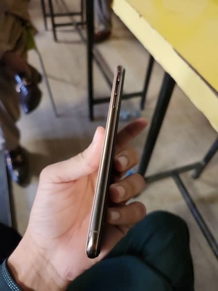 Iphone xs mas pta approvd 256 gb 4