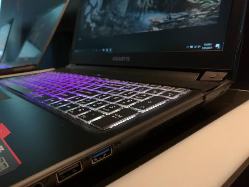 Gigabyte Gaming laptop Beast Nvidia GTX1050ti 4GB 9