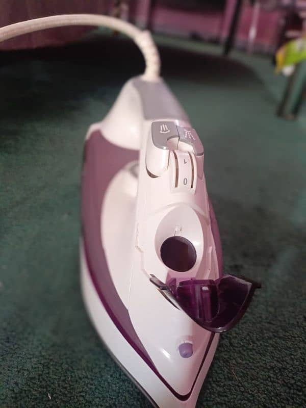 AXION steam iron K41, made in russia 3