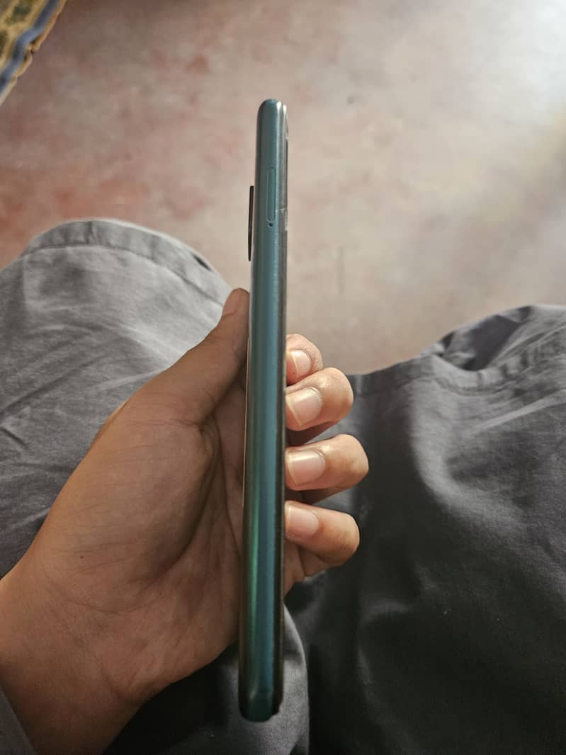 redmi note 9 6gb 128gb with box and charger. 4