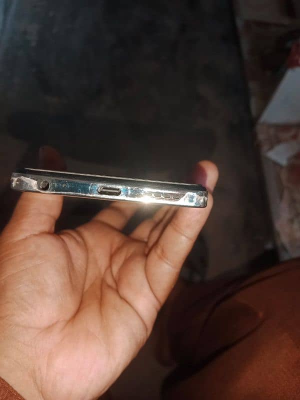 Infinix hot 40i all ok urgent sale contact 03208433526 3