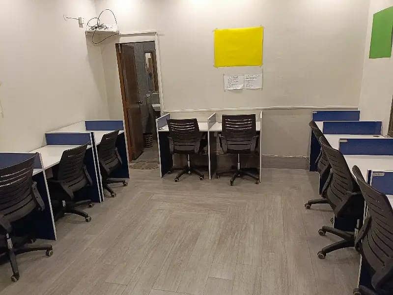 300sqft office available for rent 1