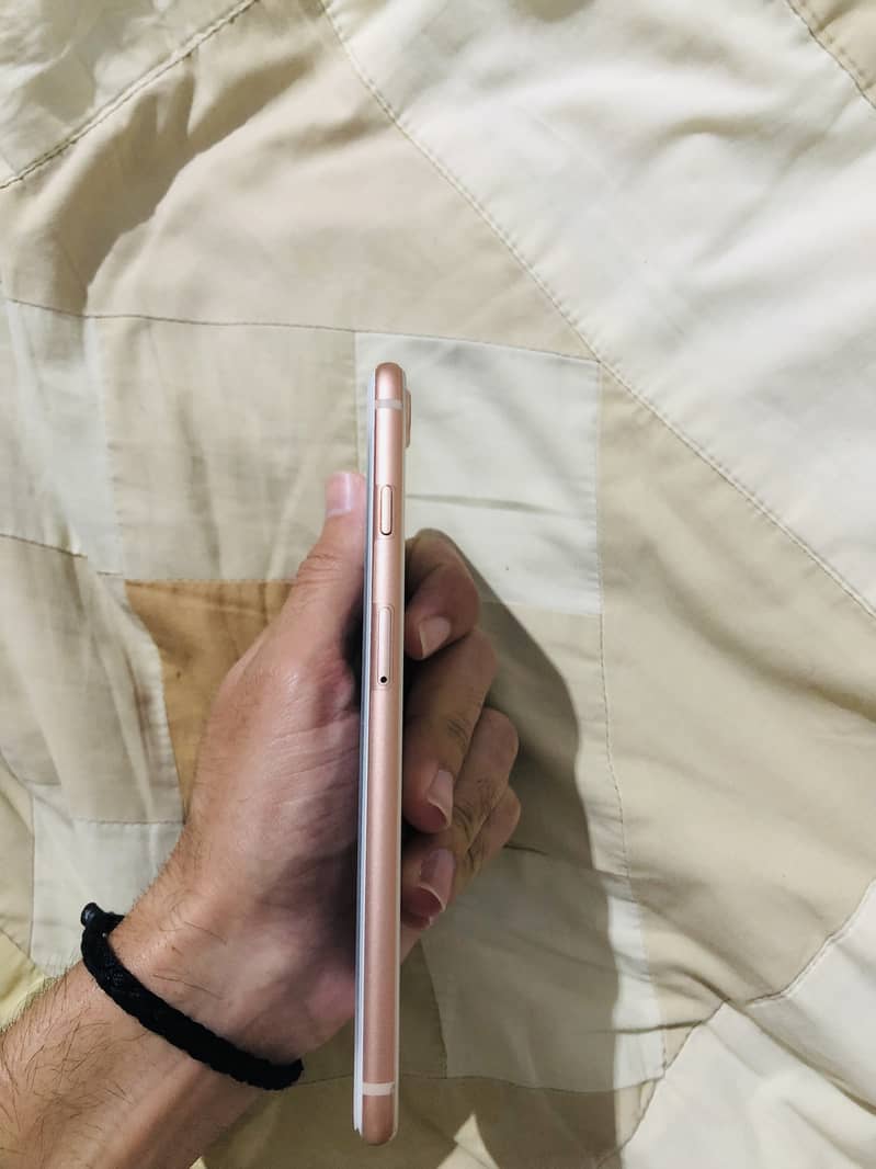 Iphone8plus Gold lush condition 85%bhealth No any fault All Ok mingor 3