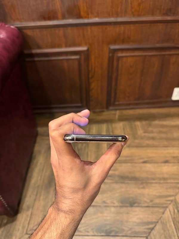 iphone 11promax(64gb) Factory unlock 4