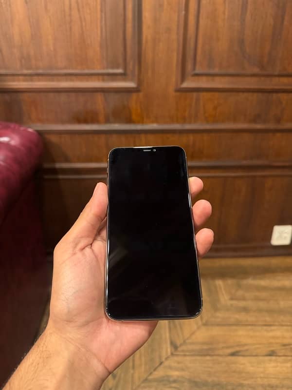 iphone 11promax(64gb) Factory unlock 5