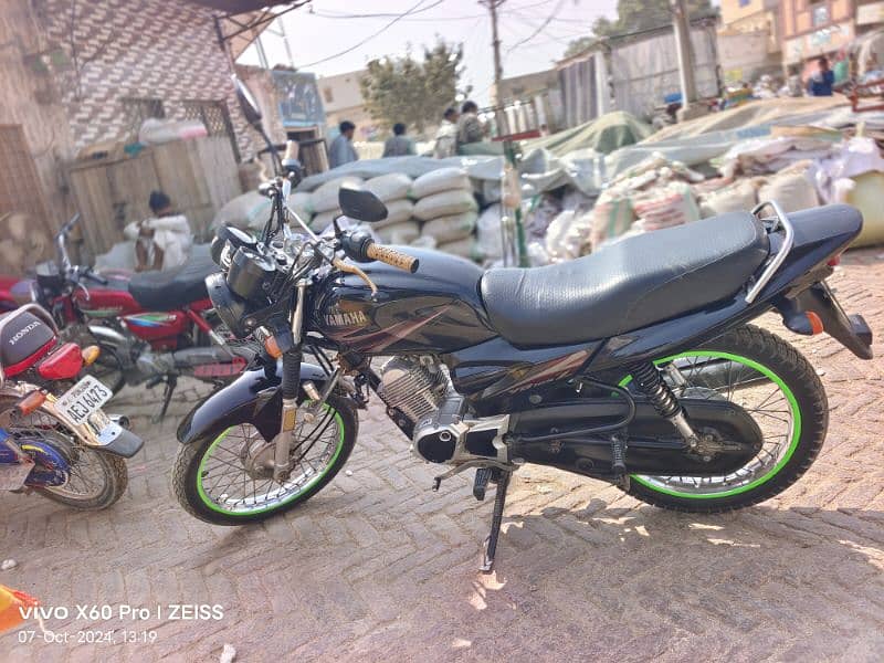 Yamaha YBZ 125 CC Black 2