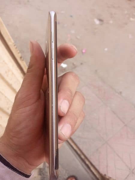 sumsung  galaxy edge 7 mobile 6