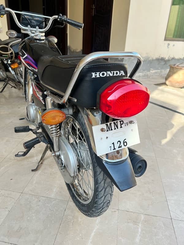 Honda 125 Black 2017 model Registered in 2019 5