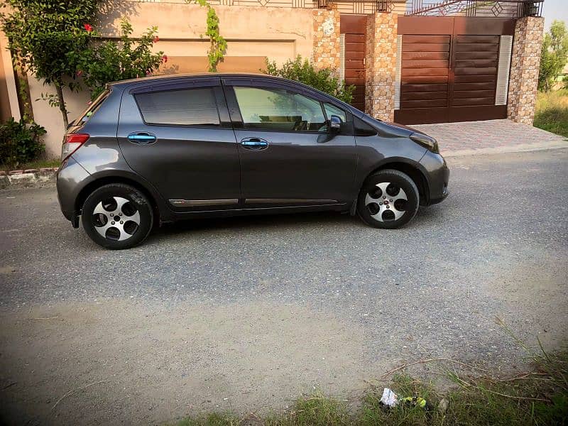 Toyota Vitz 2013 1