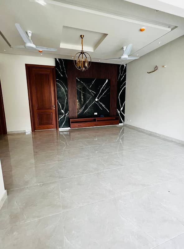 1 Kanal House For Sale In DHA Phase 3,Block Z, Reasonable Price And Suitable Location Pakistan Punjab Lahore. 13