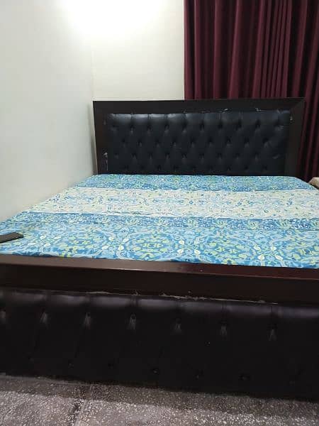 king size bed,2 side tables, dressing table available 3