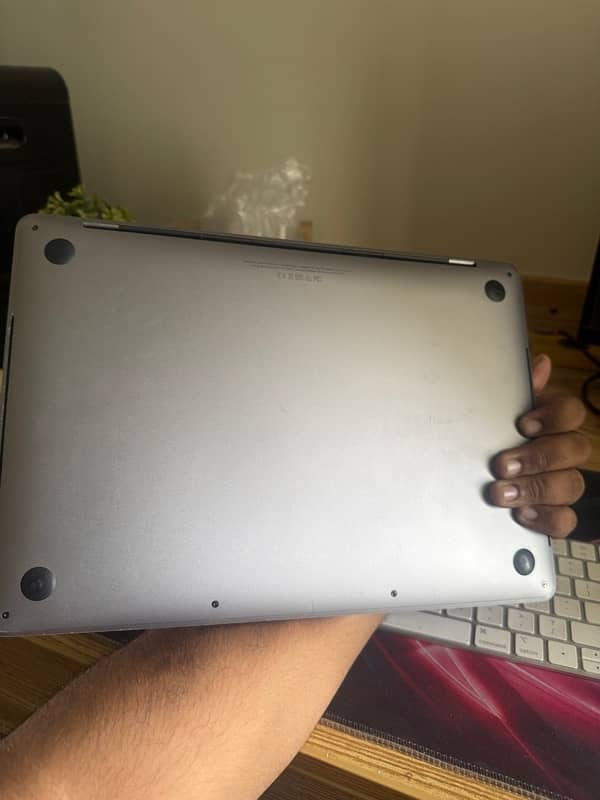 Macbook Pro 13-2017 16gb-512gb i-7 3.5 GHz 7