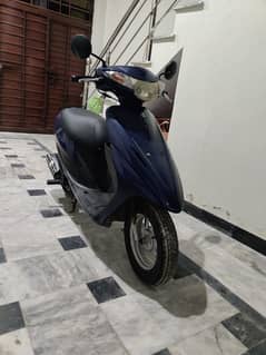 49 CC petrol scooty japani